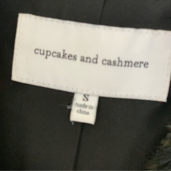 Cupcakes and Cashmere Leopard Coat - Picture 7 of 8